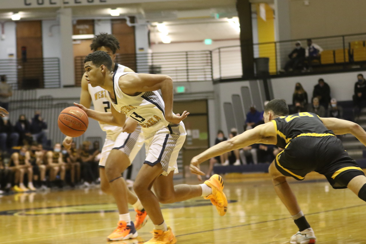 WNCC men battle hard, fall to CSI