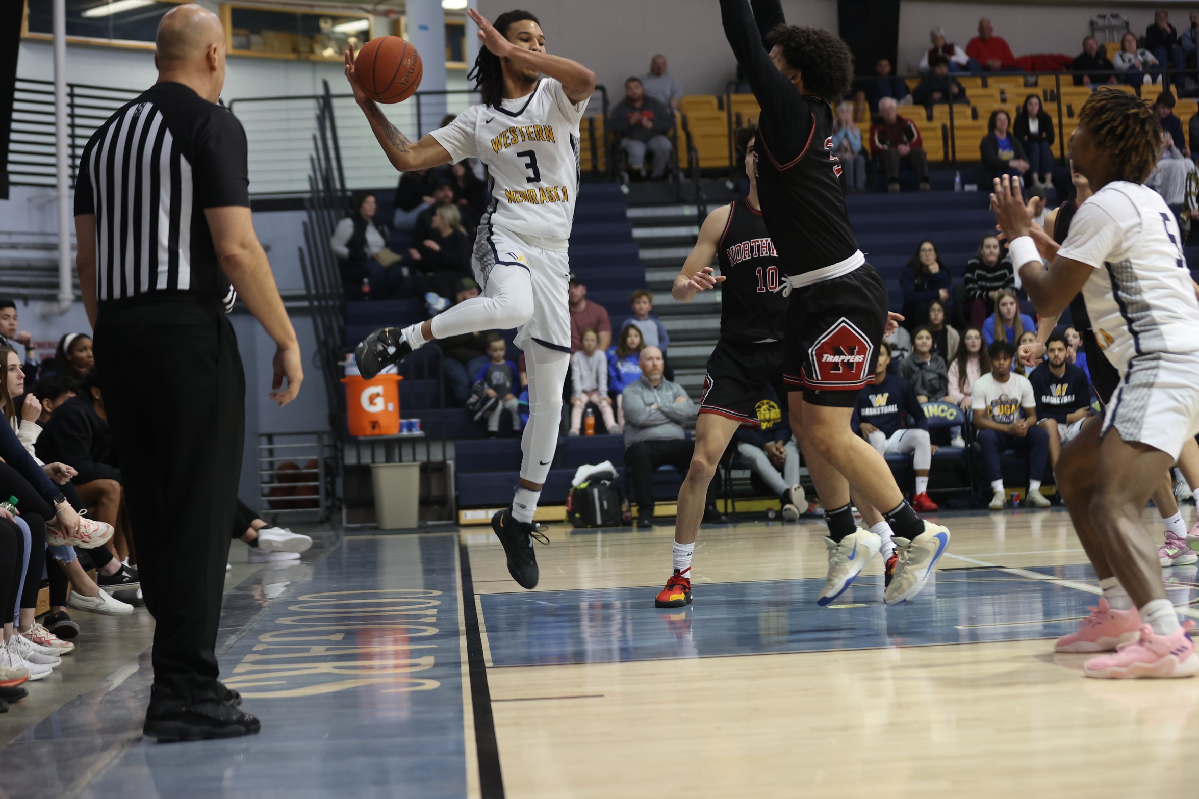 CJ Johnson makes a save from going out of bounds.