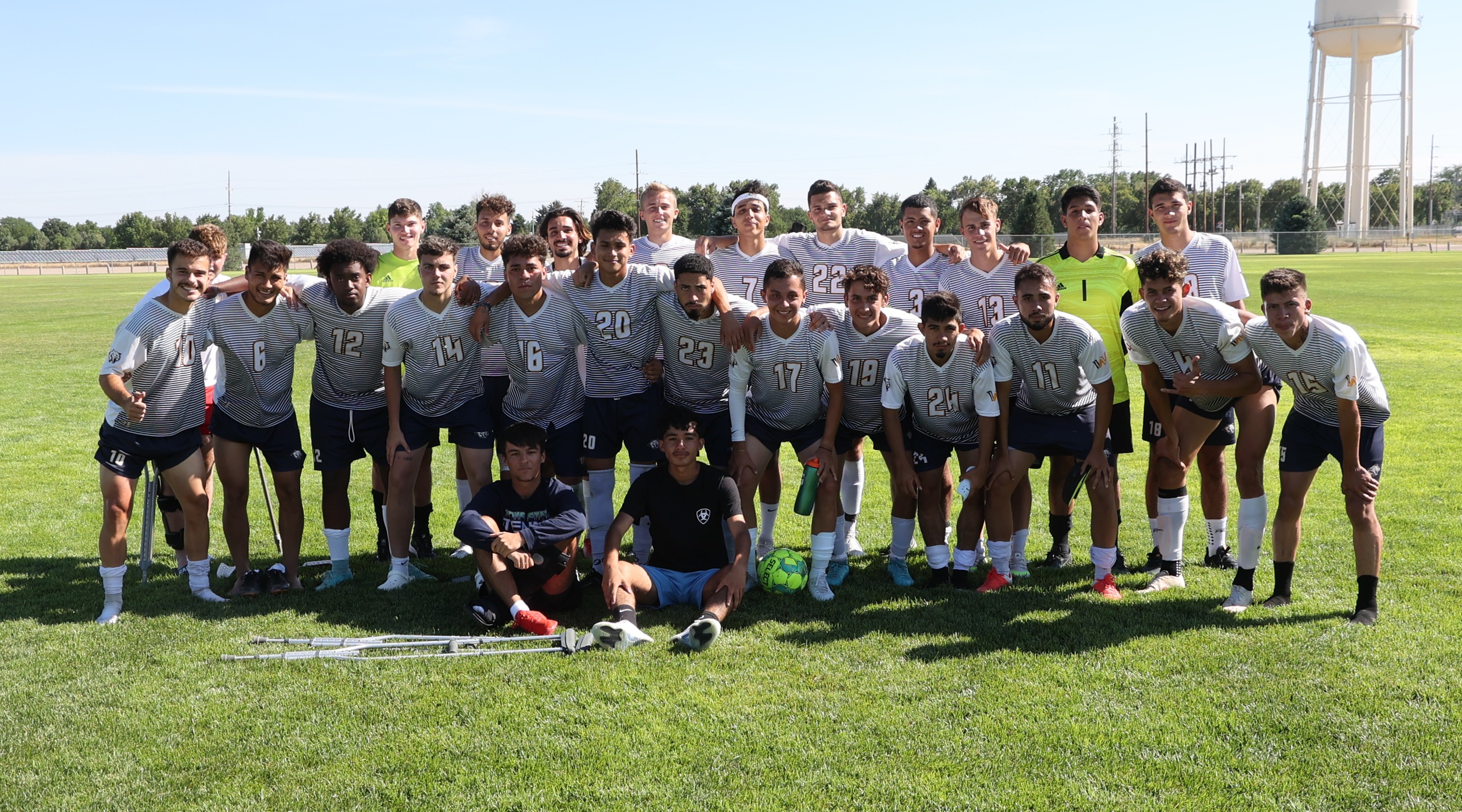 Alumni game -- entire team photo.