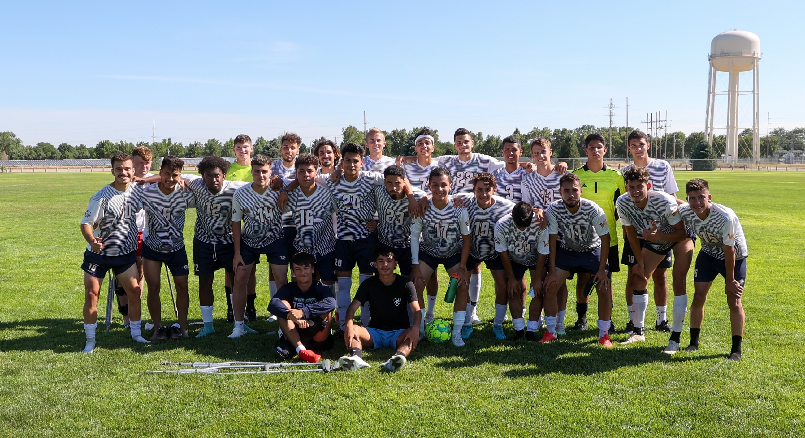 Alumni game entire team photo