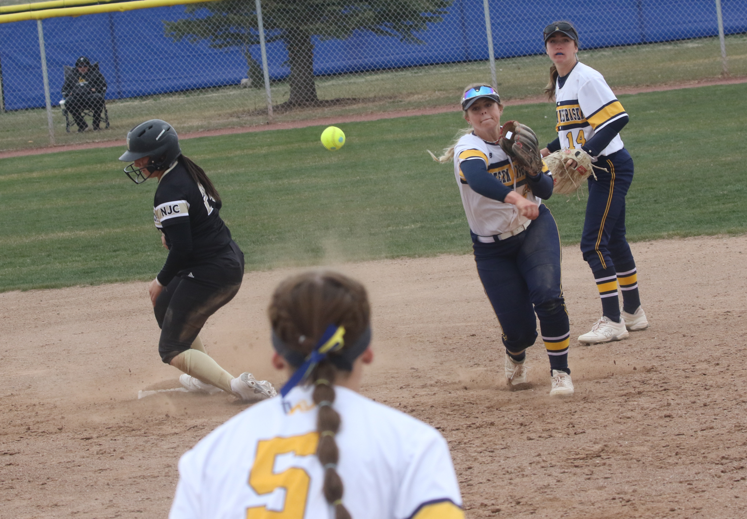 WNCC softball splits with NJC, McCook