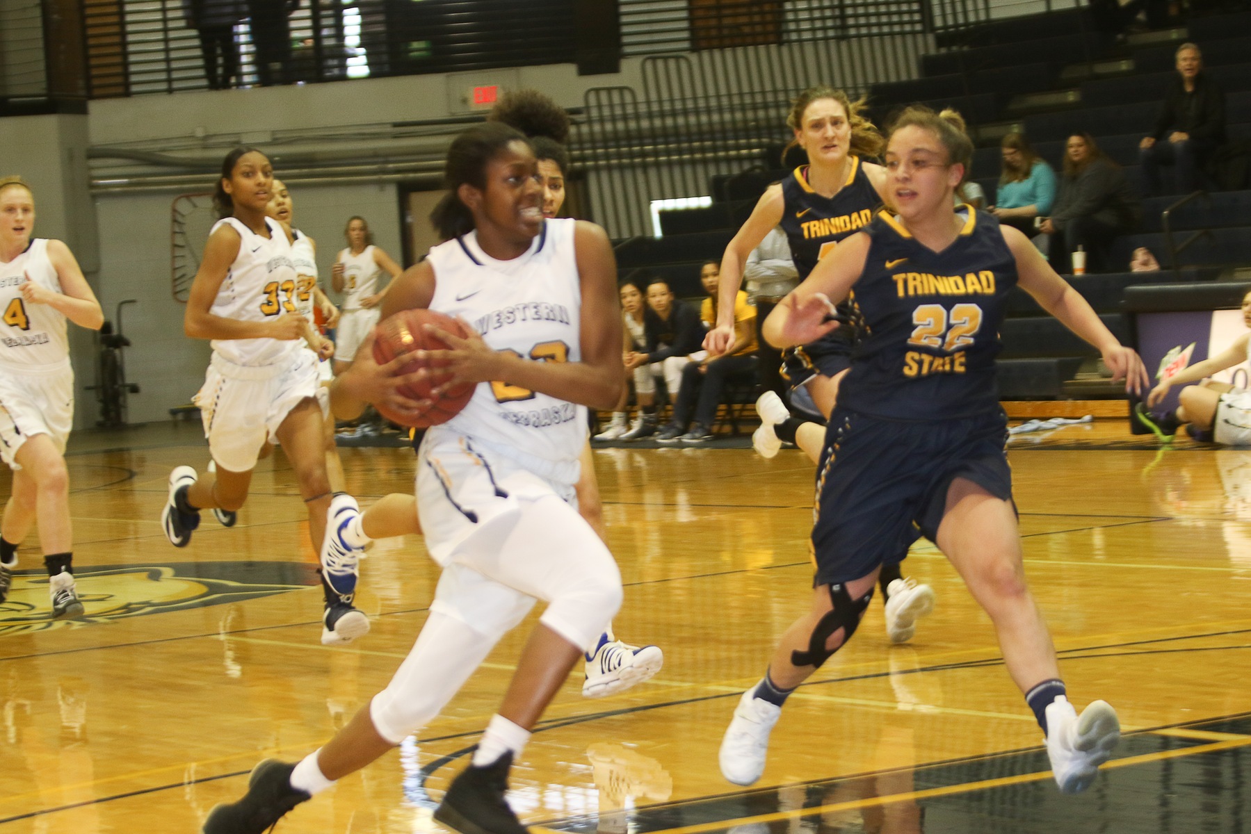 WNCC women run by Lamar