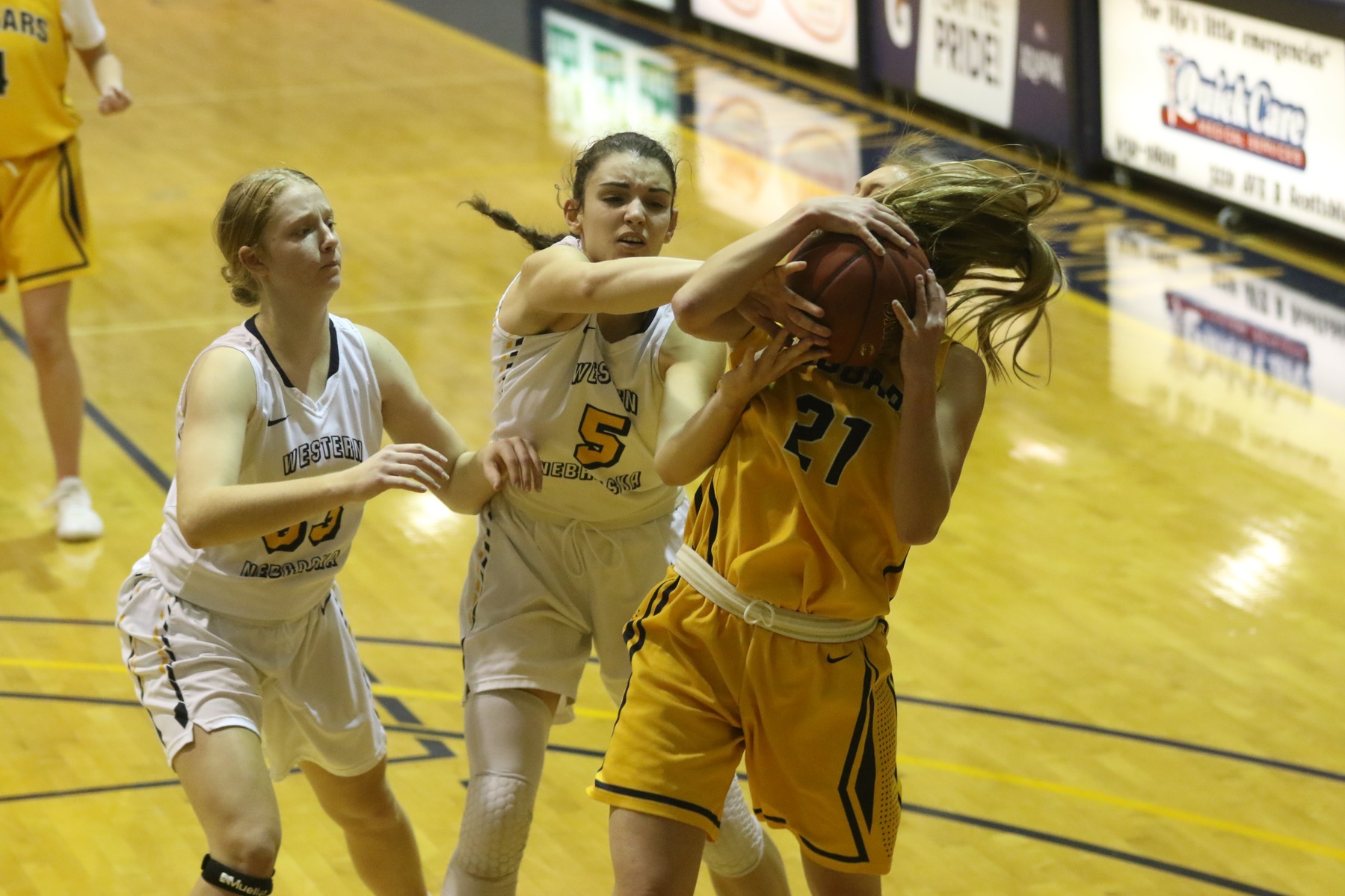 WNCC women win season opener