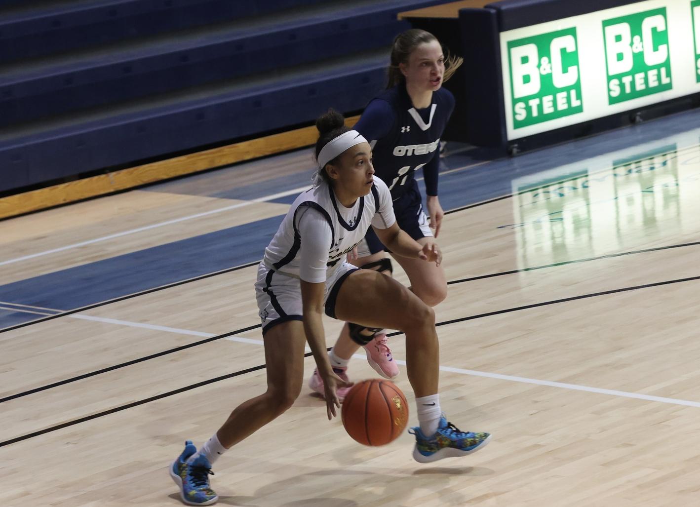 Jayla Owen against Otero.