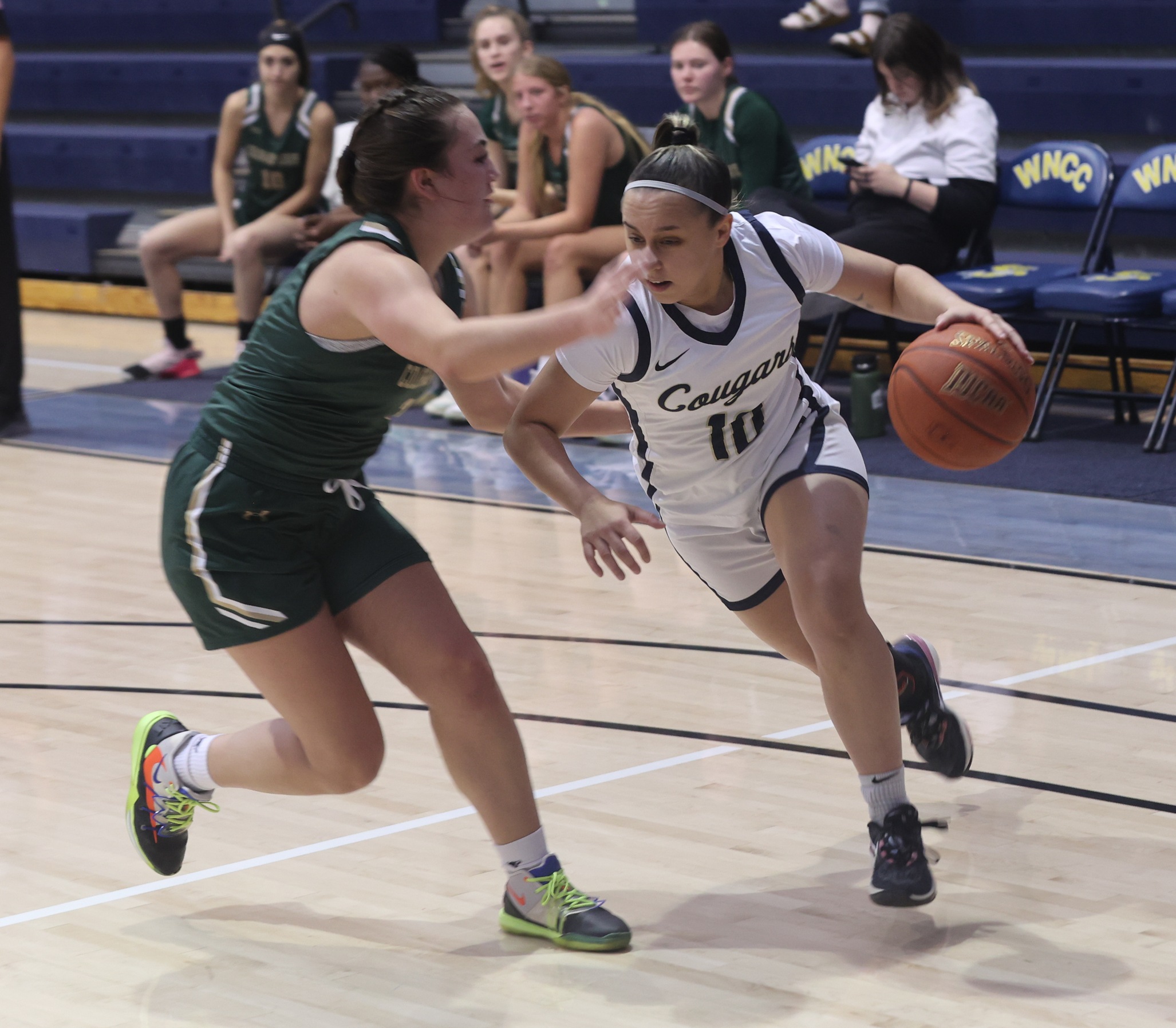 Helena Kuck drives to the bucket.