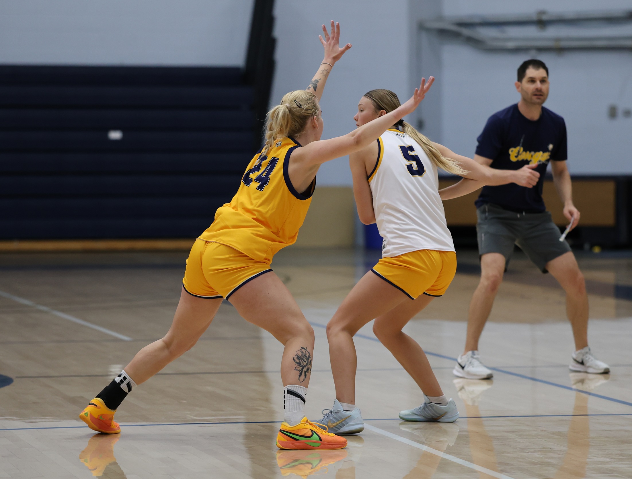 Zozefine Sipolina guards Ruth Lively during the first day of practice on October 1.