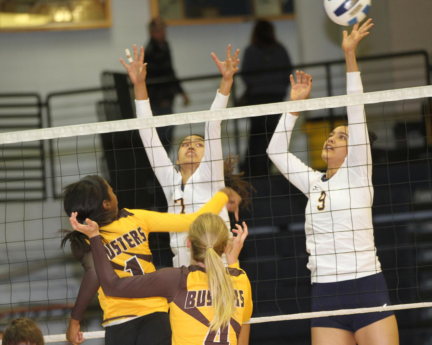 Cougars run winning streak to 10 games with wins over Garden City, Northwest