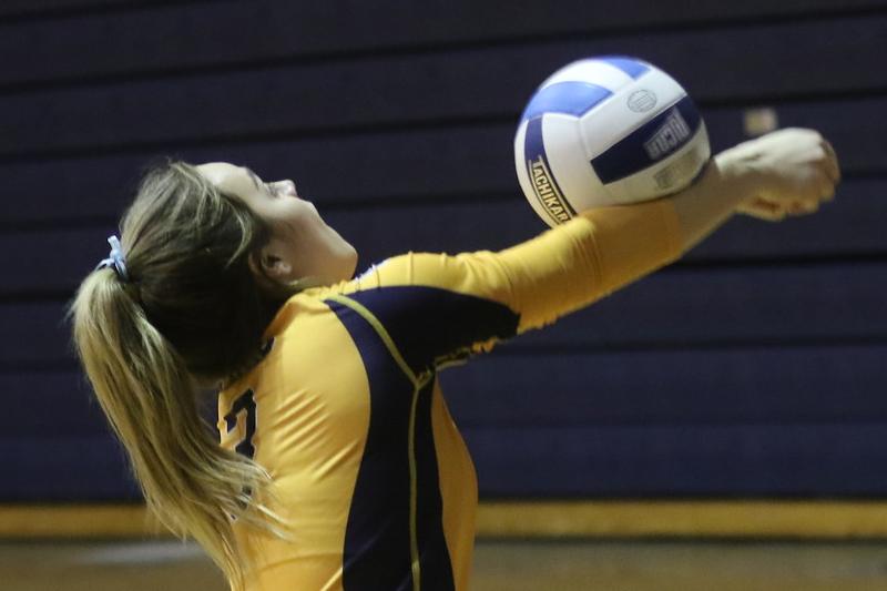 WNCC volleyball team splits matches Friday